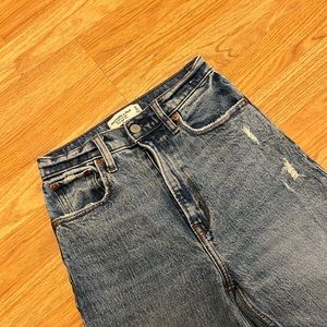 Abercrombie & Fitch 90s Straight Ultra High Rise Jeans Size 24 or 00R